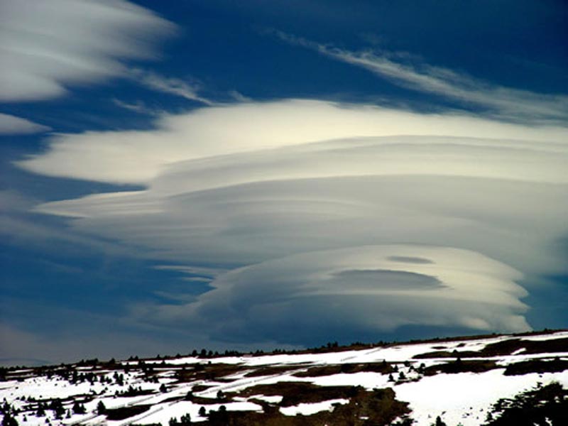 Lenticulares sobre el Pirineo, Sort, Lrida.